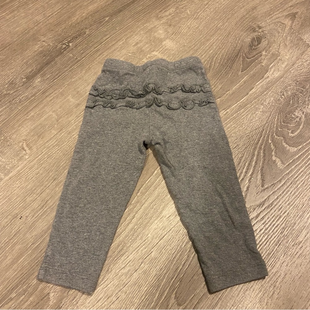 Carters baby girl ruffle bottom gray leggings size 12M EUC